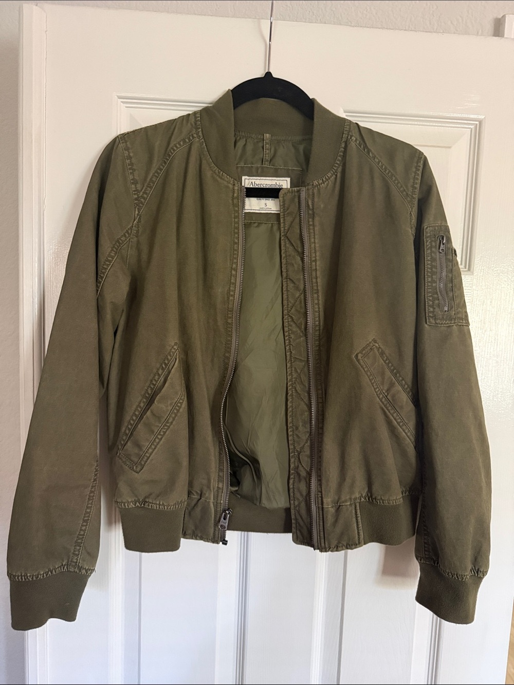 Abercrombie & Fitch Olive Green Jacket with White Label